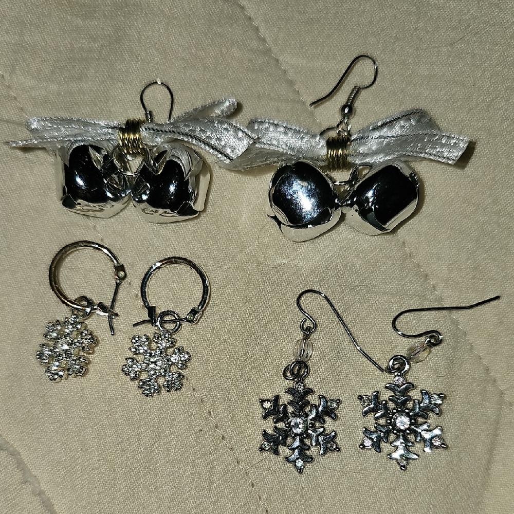 Silver Snowflake Earrings Set